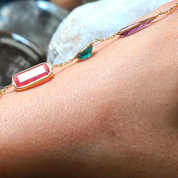 Stunning 14K Yellow Gold Multi Shape Tourmaline Hand Chain - Picture 6 of 8